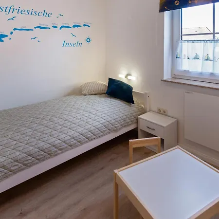 Holiday home Huus Meerferien Dornumersiel